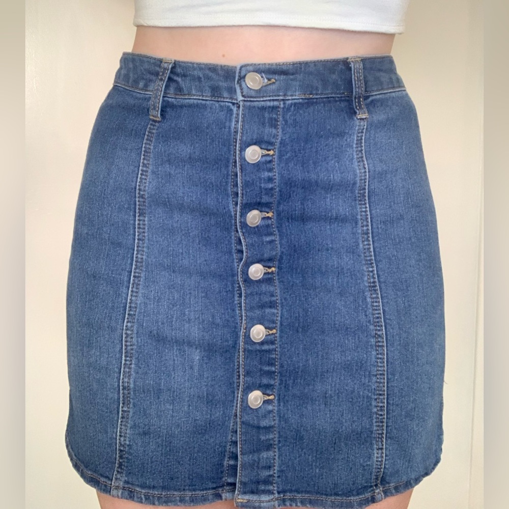 Full button denim skirt